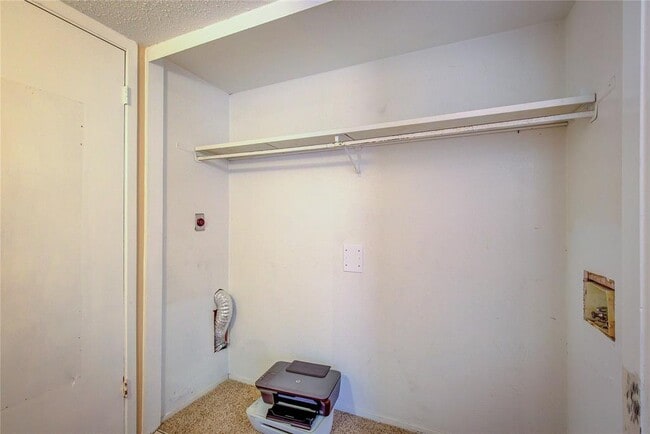 Building Photo - 3121 Park Ln