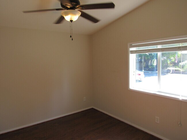 Building Photo - 14750 Cardoza Ct