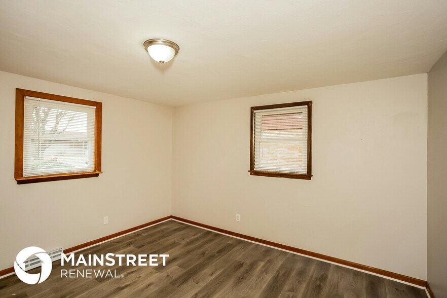 Building Photo - 3325 Loral Dr