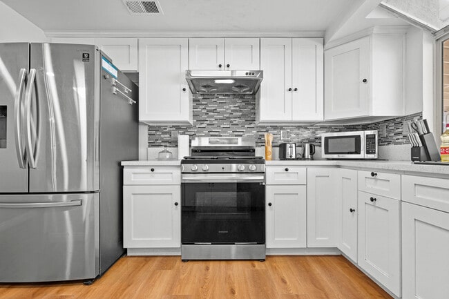 Building Photo - 1519 Walnut Ave