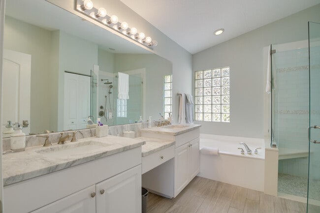 Building Photo - 11949 Rosetree Terrace