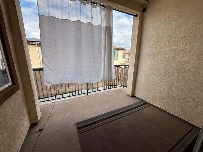 Building Photo - *** $500 Move in special if lease is signe...