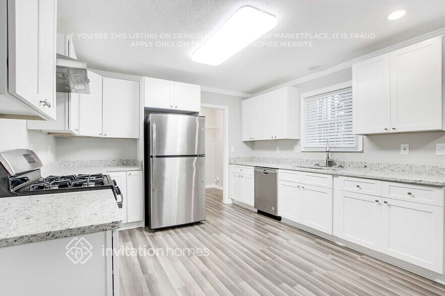 Building Photo - 4132 Maple Ln