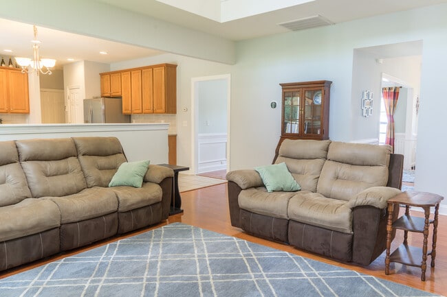 Building Photo - 5306 Mulholland Dr