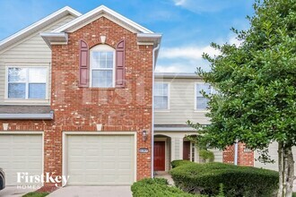 Building Photo - 6947 Roundleaf Dr
