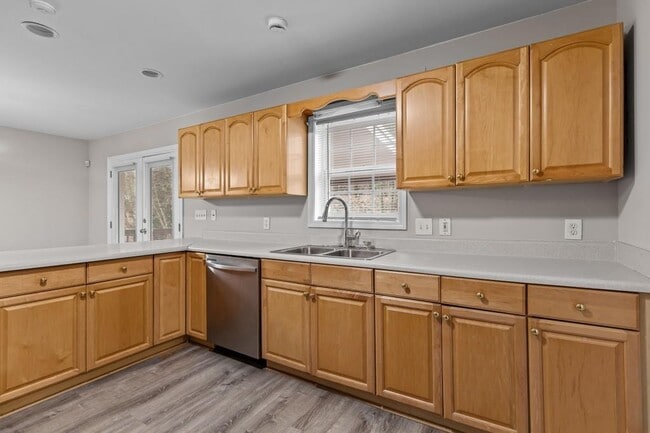 Building Photo - 631 Saddlewood Dr