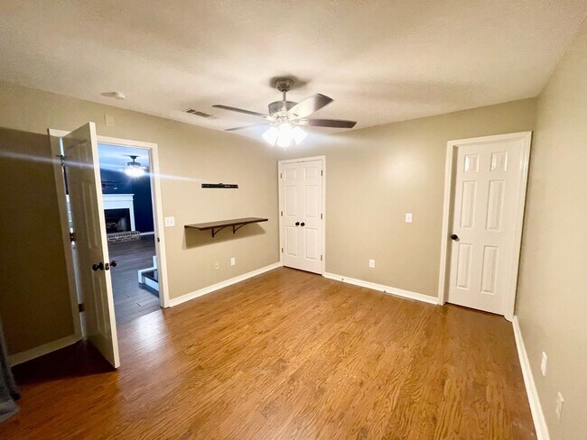 Building Photo - 503 Brookstone Dr
