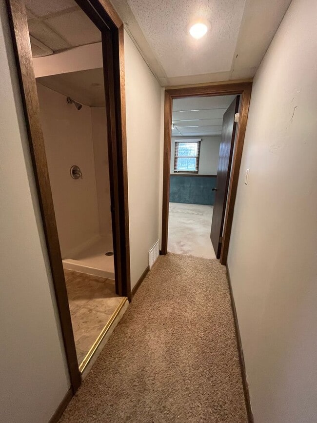 Building Photo - 4 Bed/2 Bath Rental Home with Fenced in Yard!