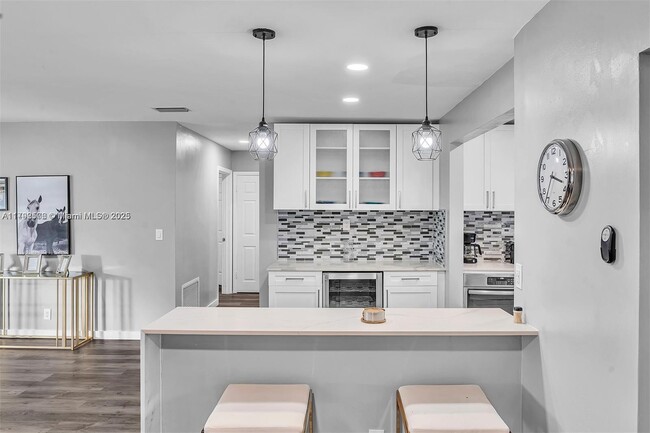 Building Photo - 609 N 46th Ave