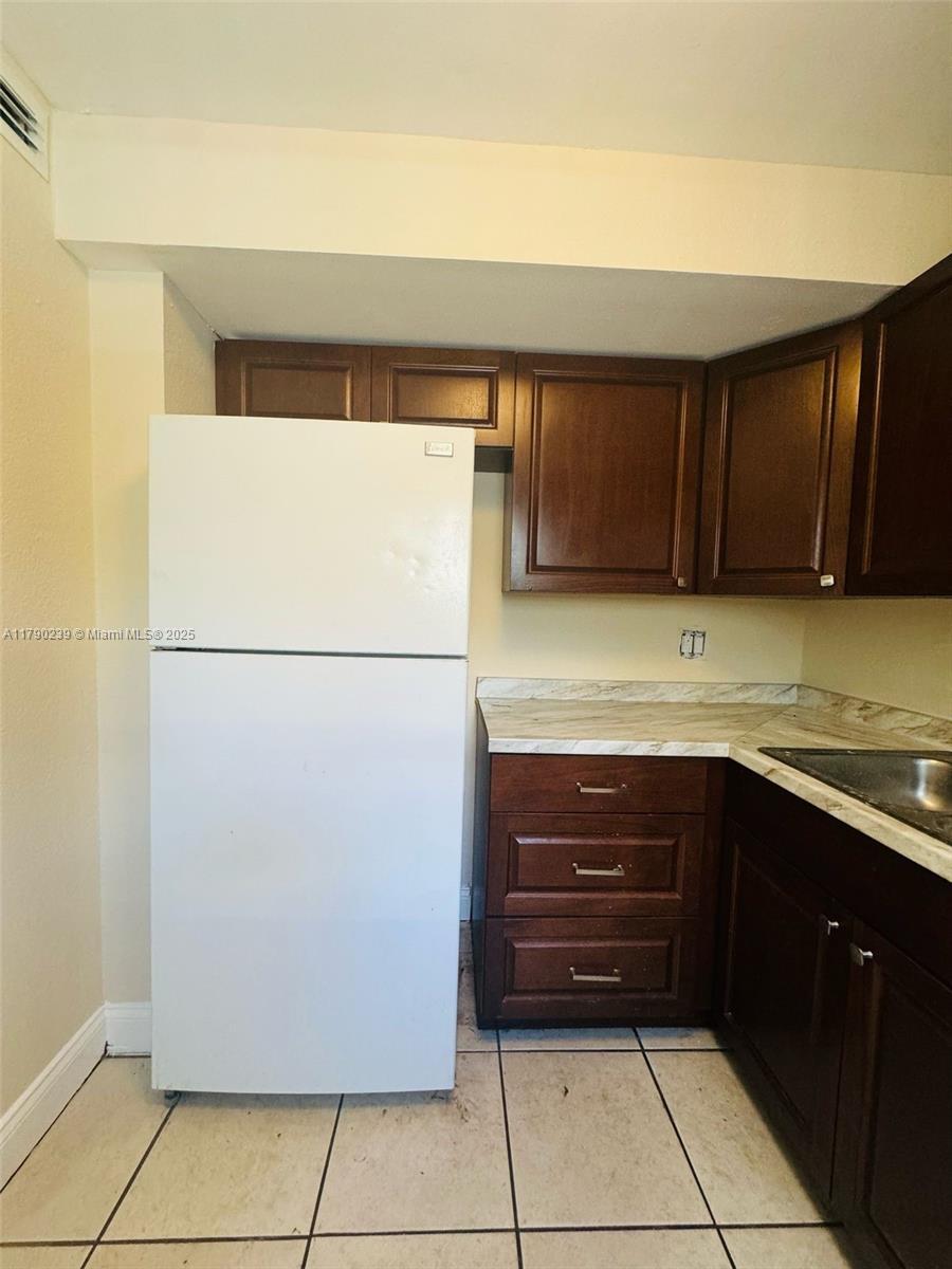 Building Photo - 4215 N University Dr