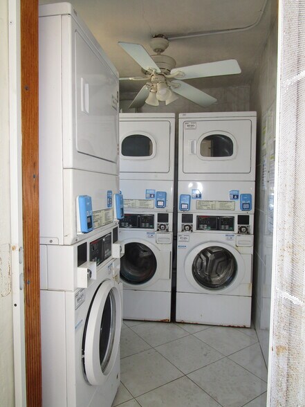 Laundry Facilities - 1872 NE 46th St