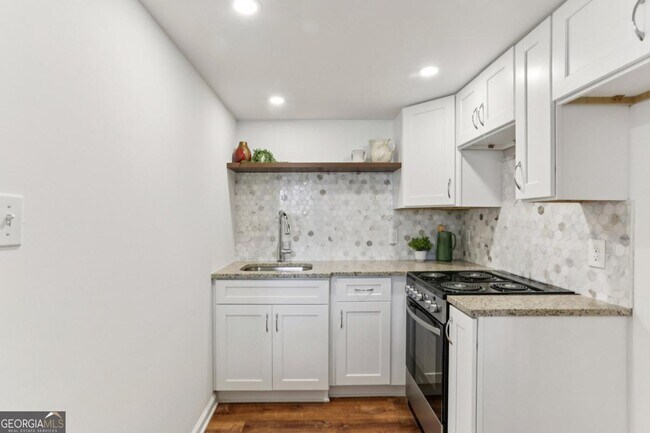 Building Photo - 2888 Bonanza Dr