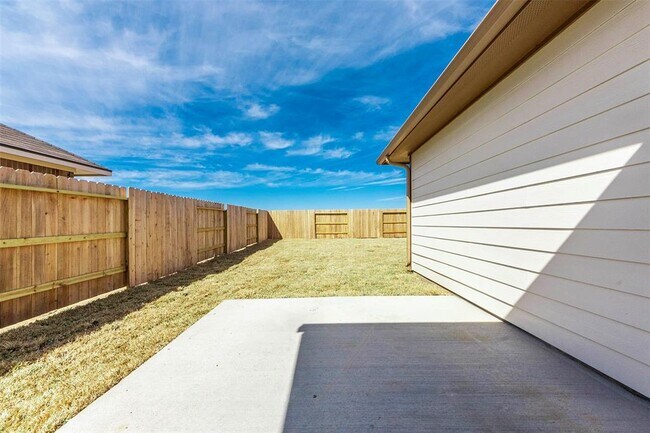Building Photo - 8220 Tourmaline Wy