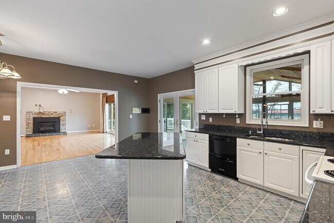 Building Photo - 210 Garrison Forest Rd
