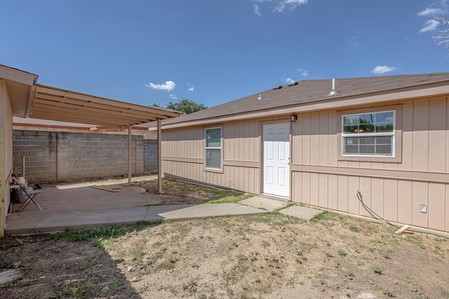 Building Photo - 227 Malaga Dr