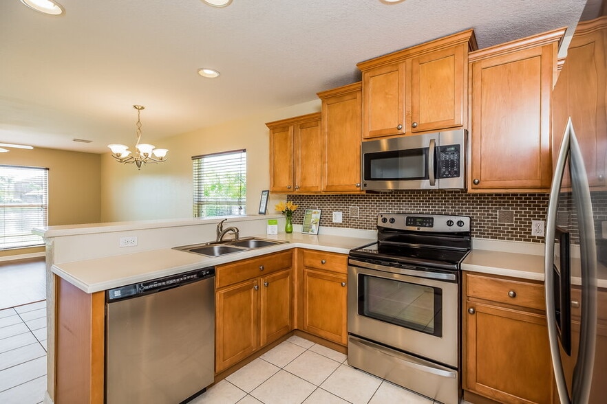 Building Photo - 7032 Chatum Light Run