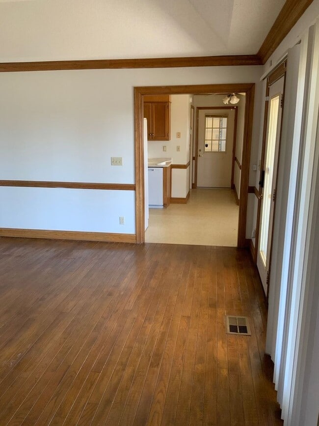 Building Photo - 971 Manningham Rd