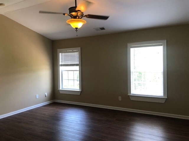 Building Photo - 10004 Barrands Ln