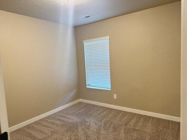 Building Photo - 855 Pantani Ct