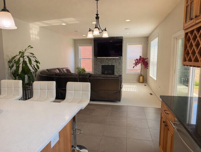 Building Photo - Rare executive rental in chanhassen! 5 beds no upgrade left behind!!!