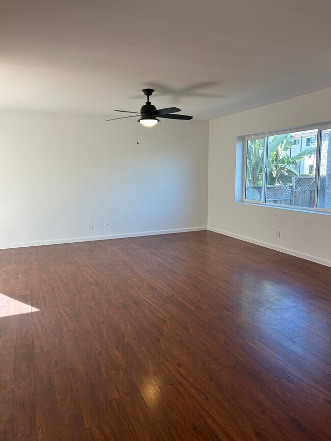 light and bright living room - 11954 Eucalyptus Ave