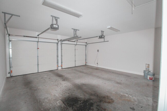 Building Photo - 12 Grove Cir