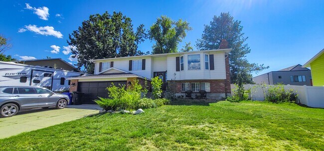 Building Photo - Really Nice 4 bedroom 3 Bath Home on Spacious Lot!