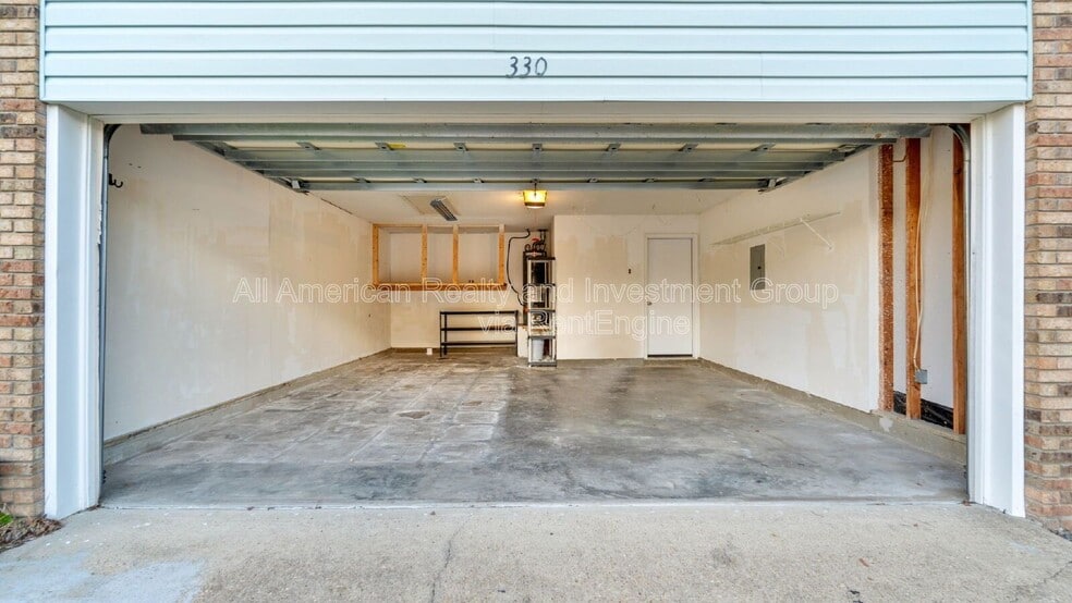Building Photo - 330 Brookwood Blvd