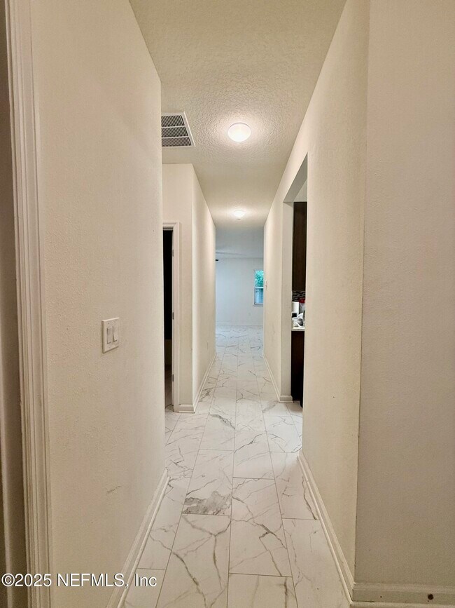 Building Photo - 9605 Price Park Dr