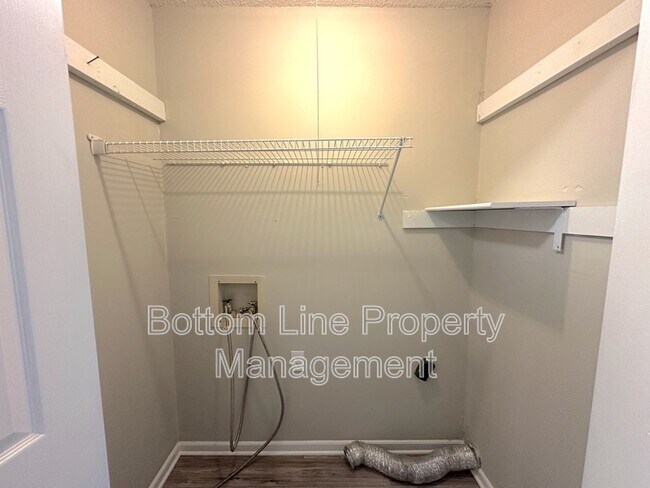 Building Photo - 11824 Larkridge Ct