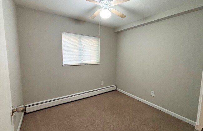 Building Photo - 550 Lowell Ave