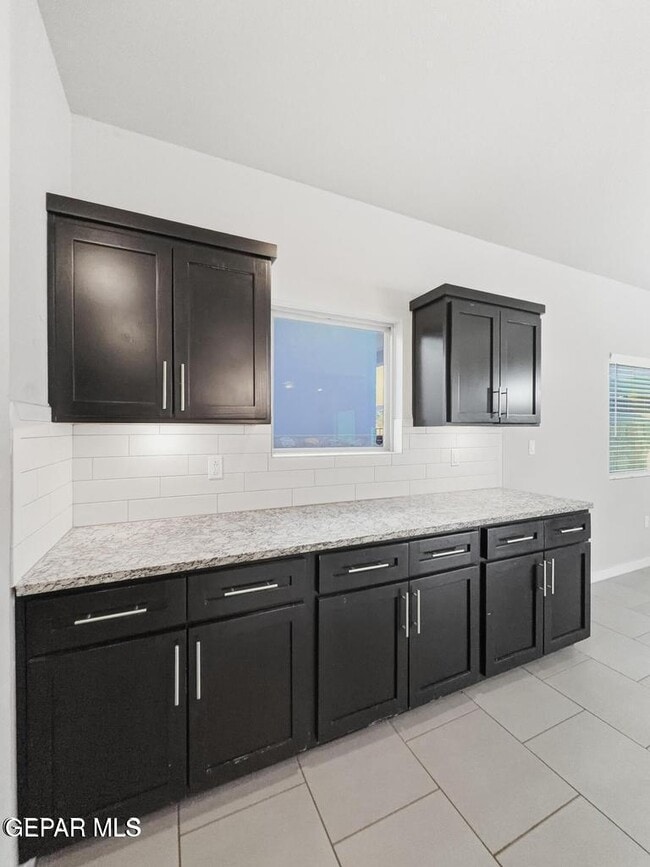 Building Photo - 14616 Tierra Burgos
