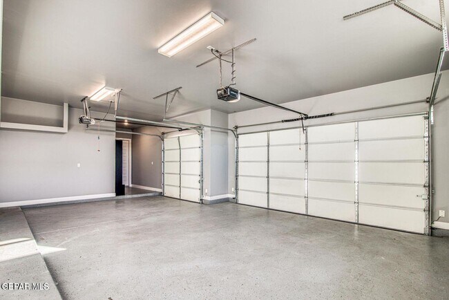 Building Photo - 6716 Rio Haciendas