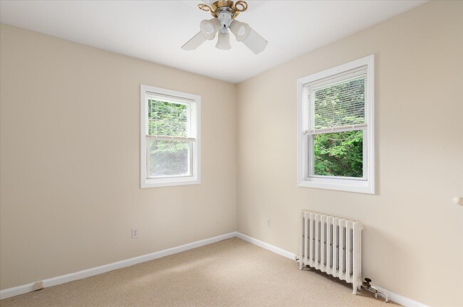 Building Photo - 2 Congdon Ln