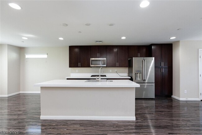 Building Photo - 9050 W Tropicana Ave