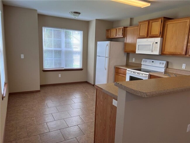 Building Photo - 140 Sage St