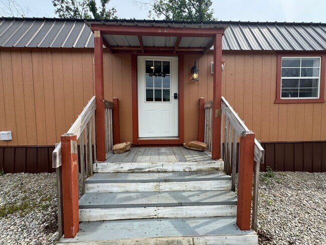 Building Photo - Cozy Tiny Home In Waynesville, MO to include utilities and WIFI!