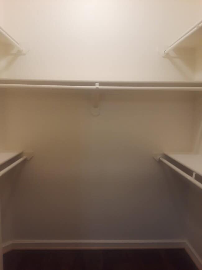 Building Photo - Tanamera One bedroom Unit Available
