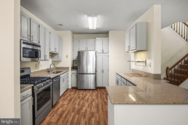 Building Photo - 6035 Grenfell Loop