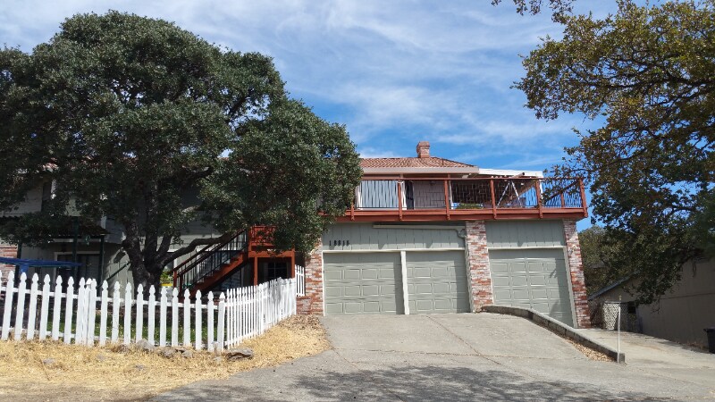 Building Photo - 18818 W Ridge View Dr