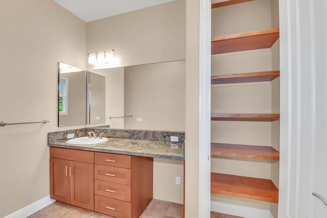 Building Photo - Ohai Estates 4 Bed 4.5 Bathroom Home Avail...