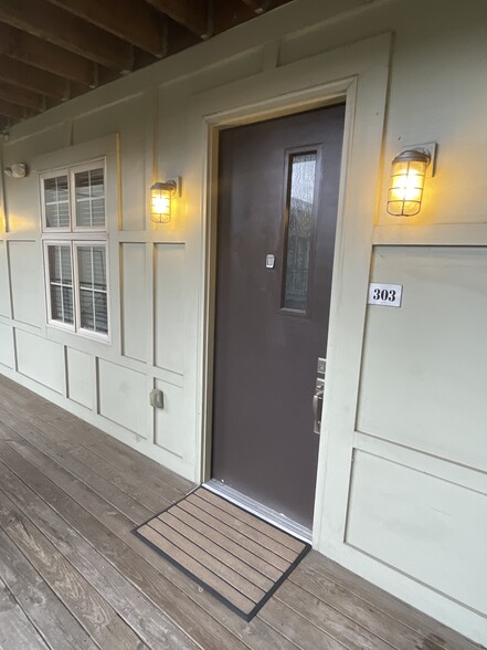 Front Door - 1101 W 1st St