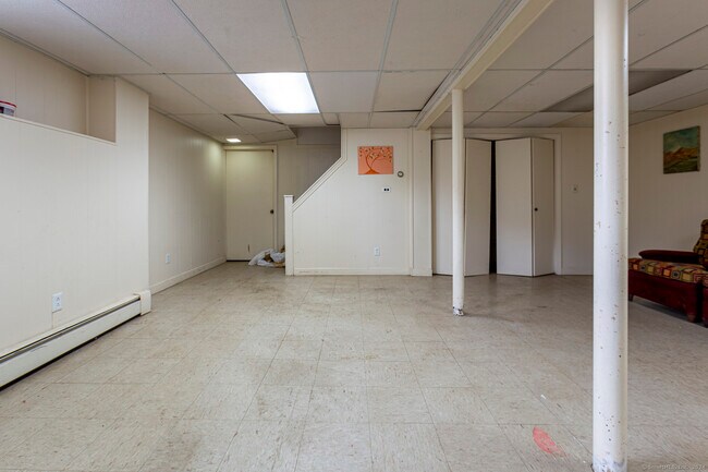 Building Photo - 288 Candlewyck Dr