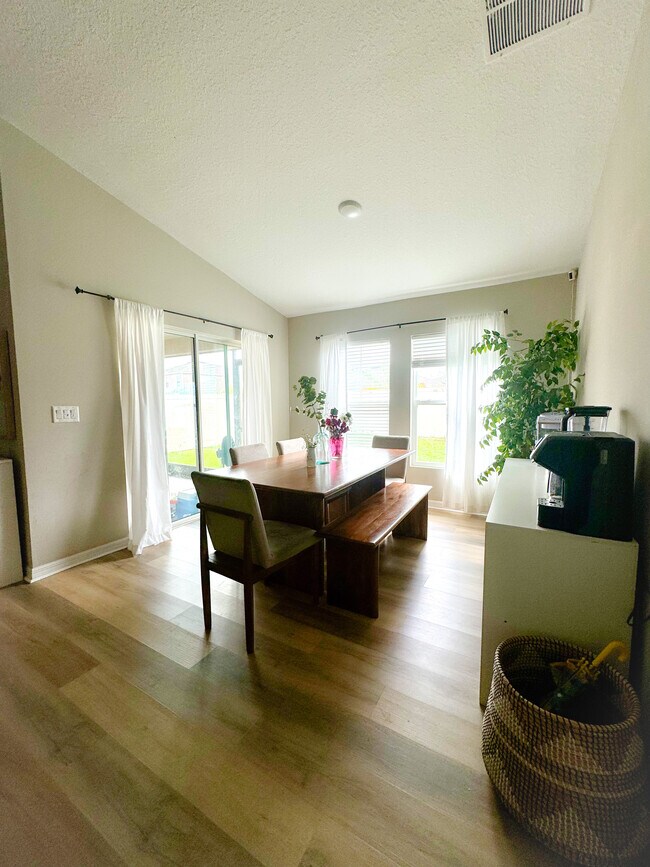 Building Photo - 5670 Arlington River Dr