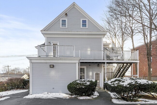 Building Photo - 150 Summer St