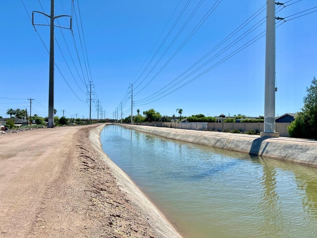 Building Photo - 6607 E Sheridan St