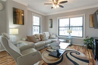 Building Photo - 3040 Peachtree Rd NW