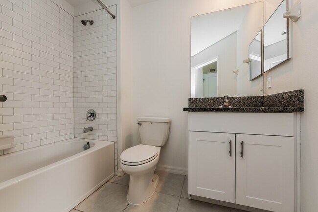 Building Photo - 2133 Great Sapphire Ln