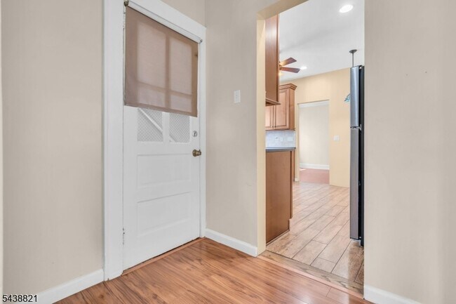Building Photo - 206 Highland Ave