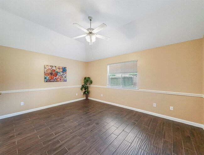 Building Photo - 5219 Bay Pines Dr